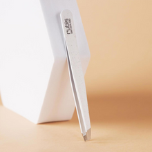 Load image into Gallery viewer, Rubis Tweezers Classic Glitter White 1K105GL

